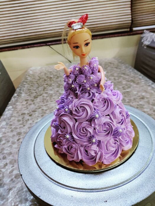 Doll cake